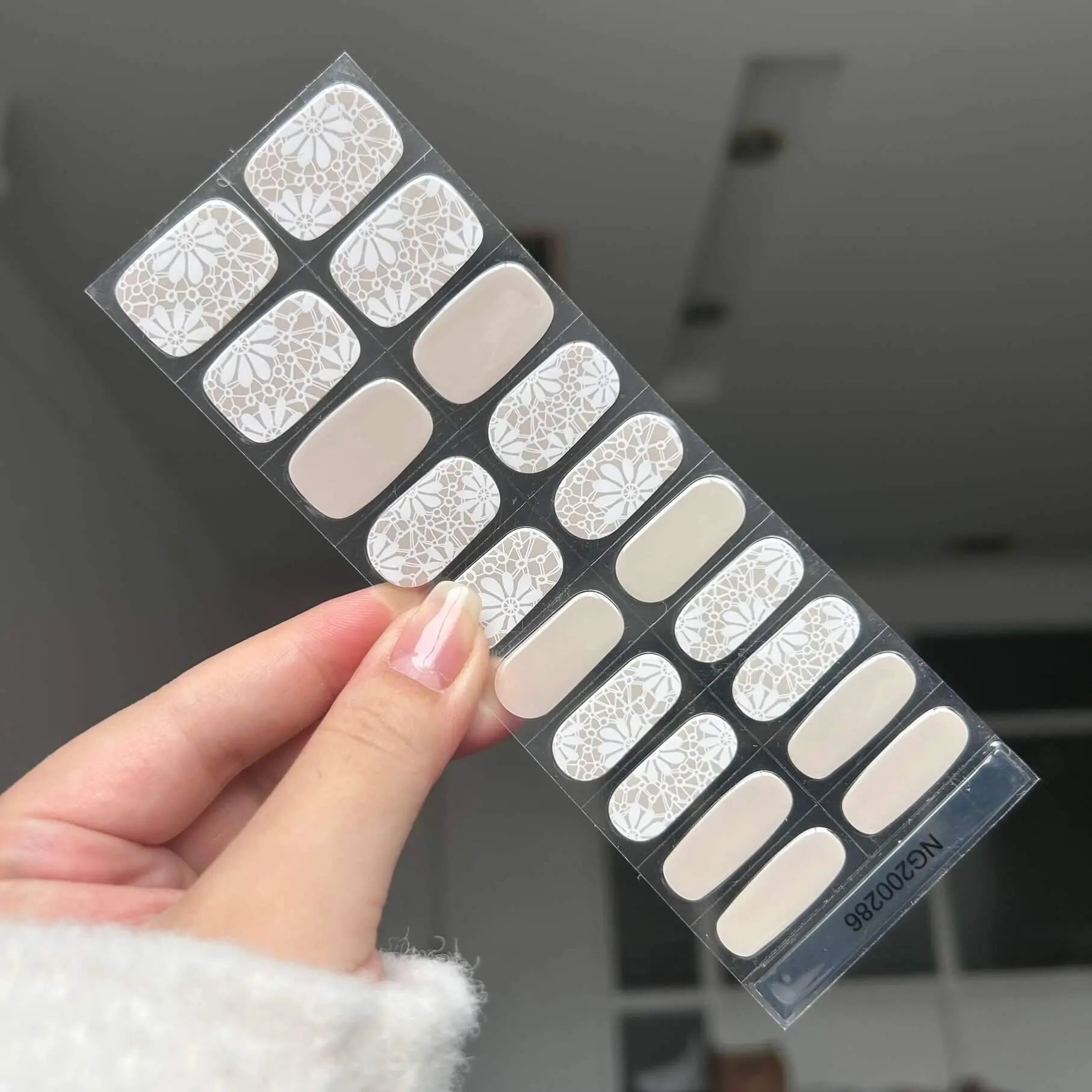 Spring Nails Elegant Nude Nails With Floral Prints Semi Cured Gel Nail Strips - NG200286 Quinnas