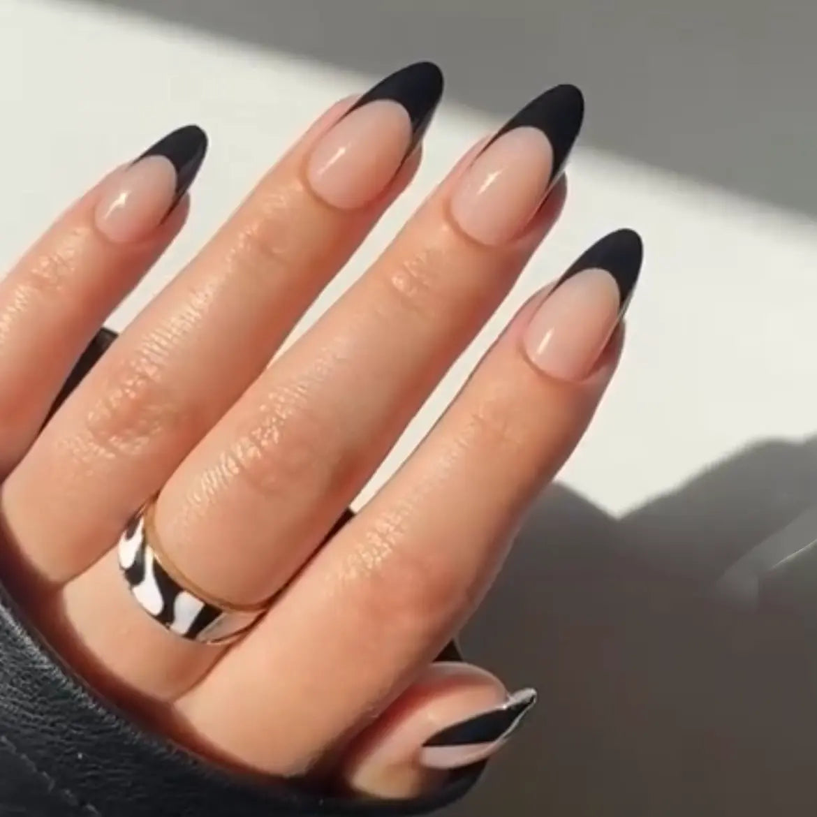 Black French Nails That Wow