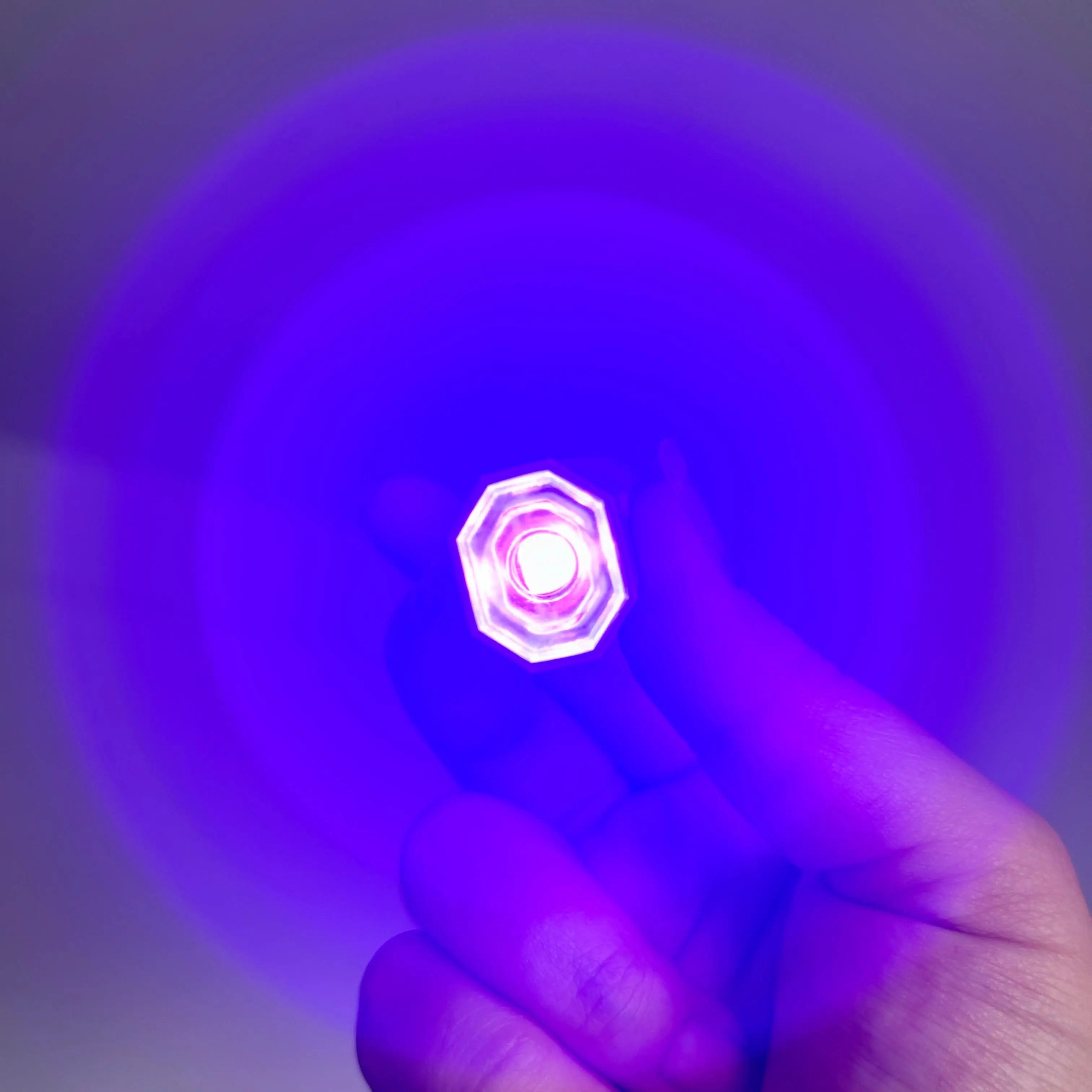 【 FREE 】QUINNAS UV LAMP (ADD TO YOUR CART) Quinnas