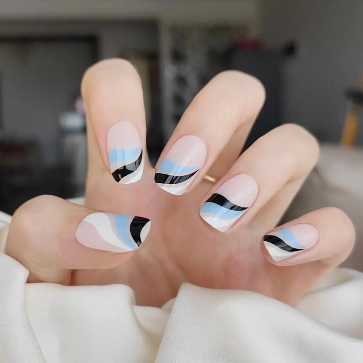 Semi Cured Gel Nail Strips - NG200081 Quinnas